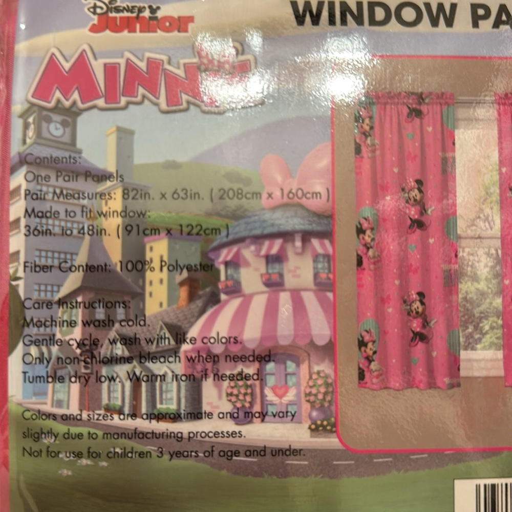 Disney Minnie Mouse Pink Window Panels Set - Picture 4 of 4
